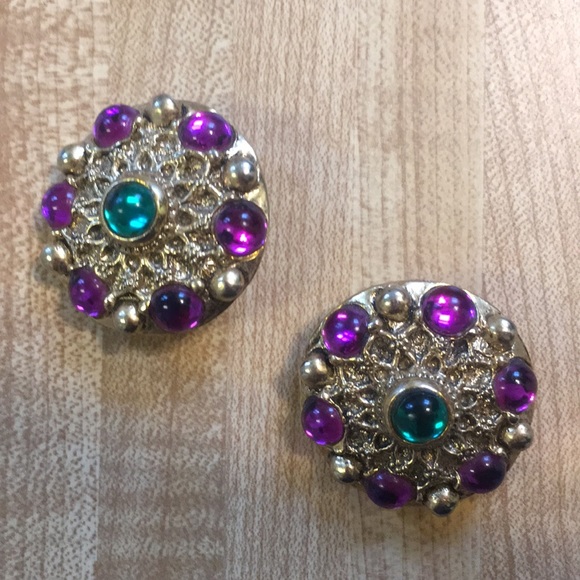 Vintage Gem Clip On Earrings 👑 - Picture 7 of 7